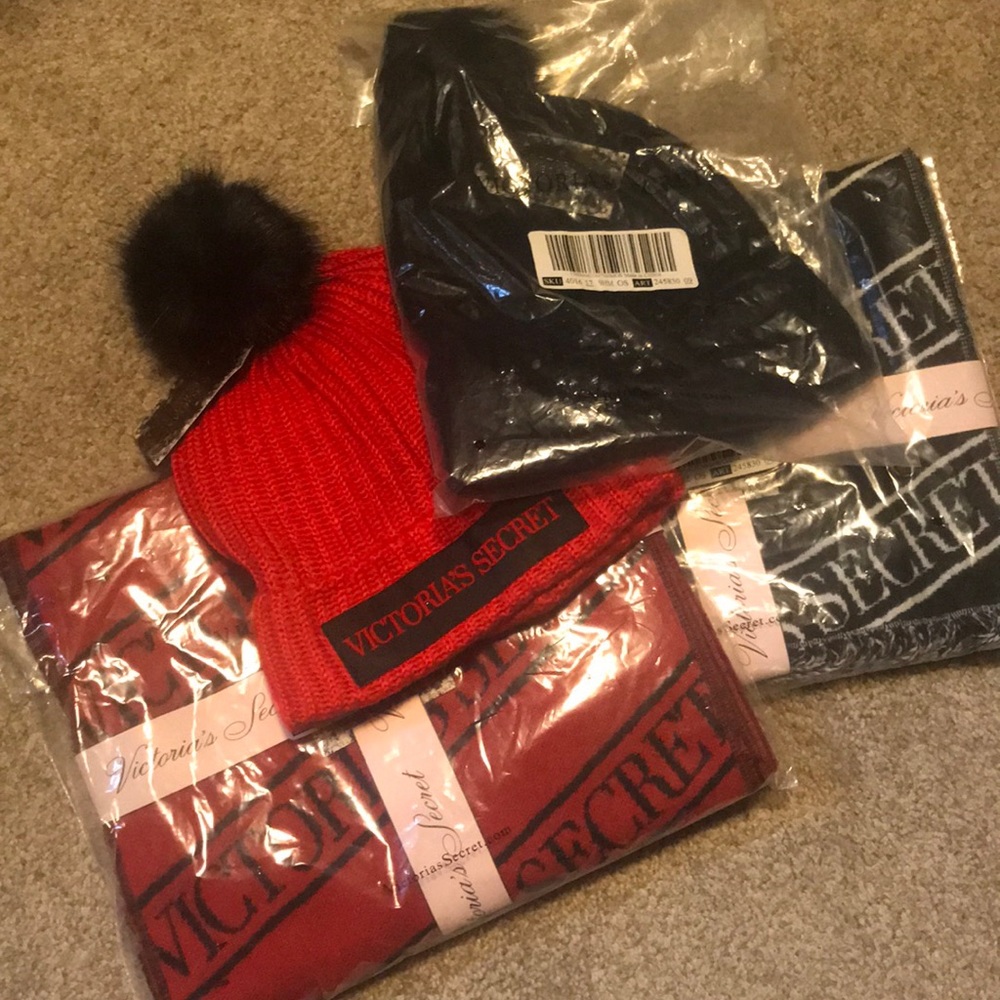 SOLD2Victoria’sSecretbeanies2Victoria’sSecretscarf